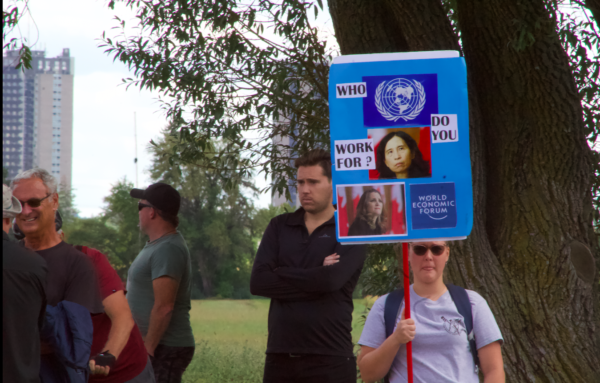 Anti-vaxx protester