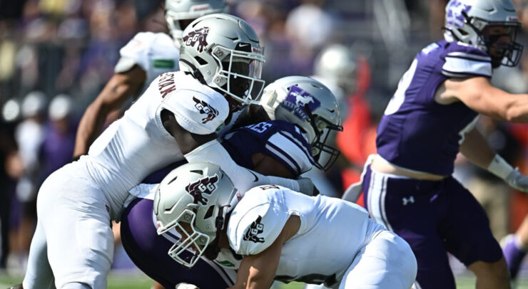 Gee-Gees tackle a western player