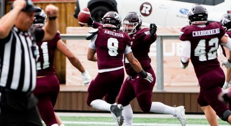 gee-gees celebrate after touchdown