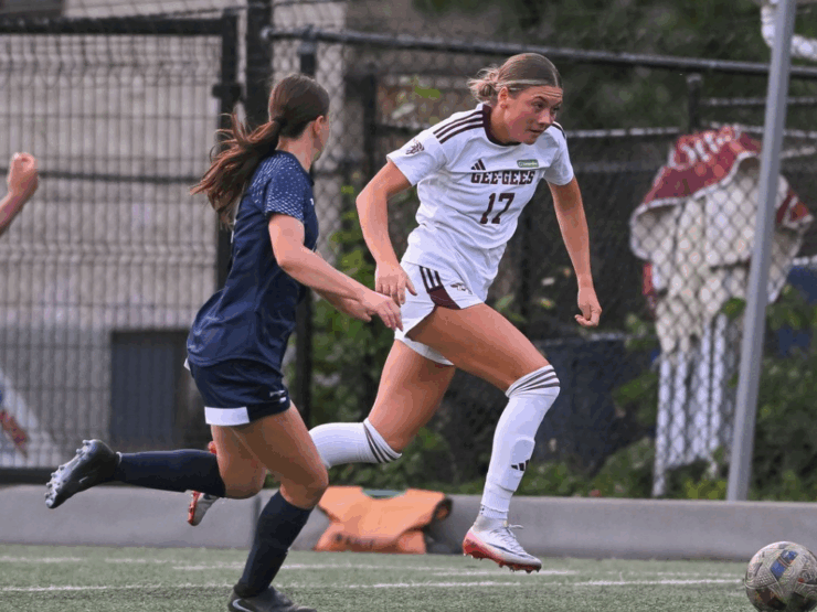 The speedy Gracie Somers of the Gees, a former RSEQ all-star for Acadia, had a phenomenal shot on goal in the 65th minute, but a diving save from the Varsity Blues keeper, Maria Godoy-Atrash, kept the Gees scoreless.