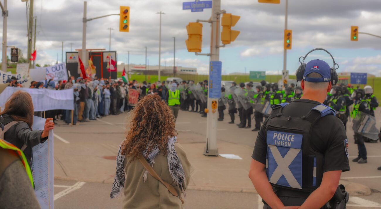 Protesters at the Upland Dr. North entrance. Photo: Bhoomi Dahiya/The Fulcrum.