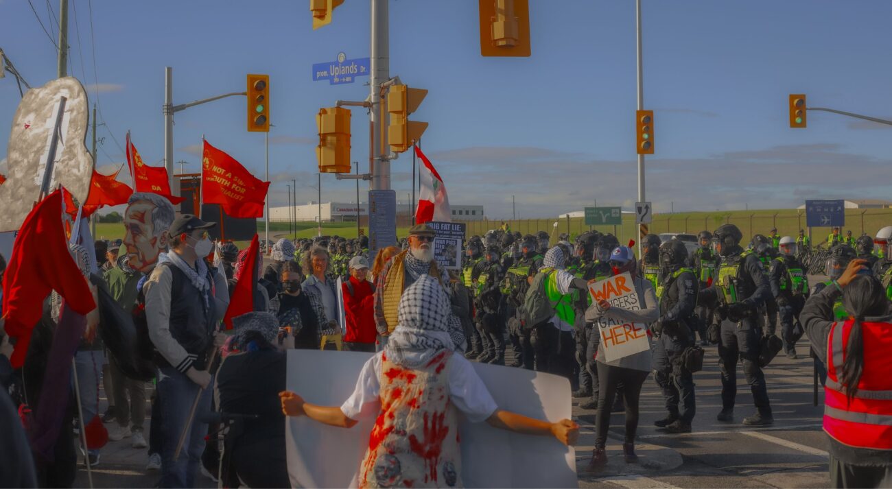 Protesters at the Upland Dr. North entrance. Photo: Bhoomi Dahiya/The Fulcrum.