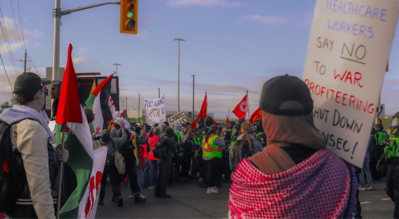 Protesters at the Upland Dr. North entrance. Photo: Bhoomi Dahiya/The Fulcrum.